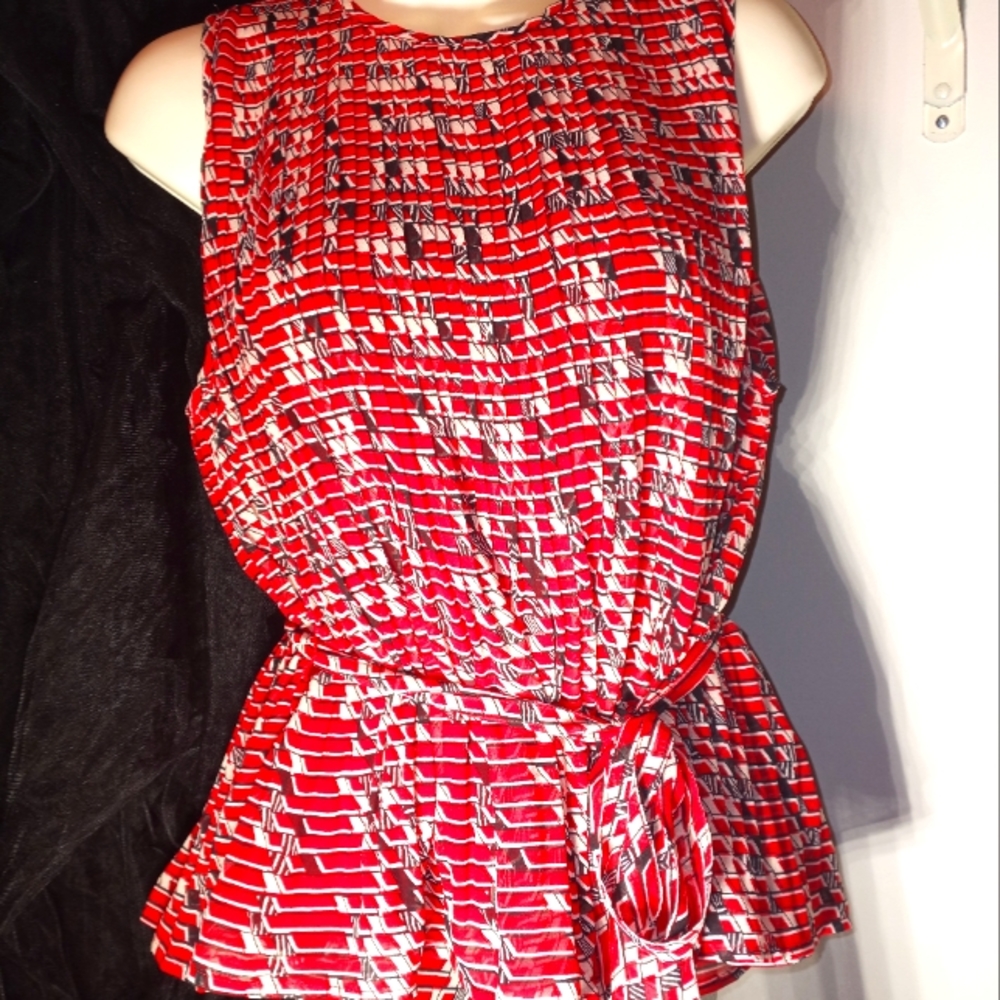 Sz S banana republic sleeve less blouse with waist tie